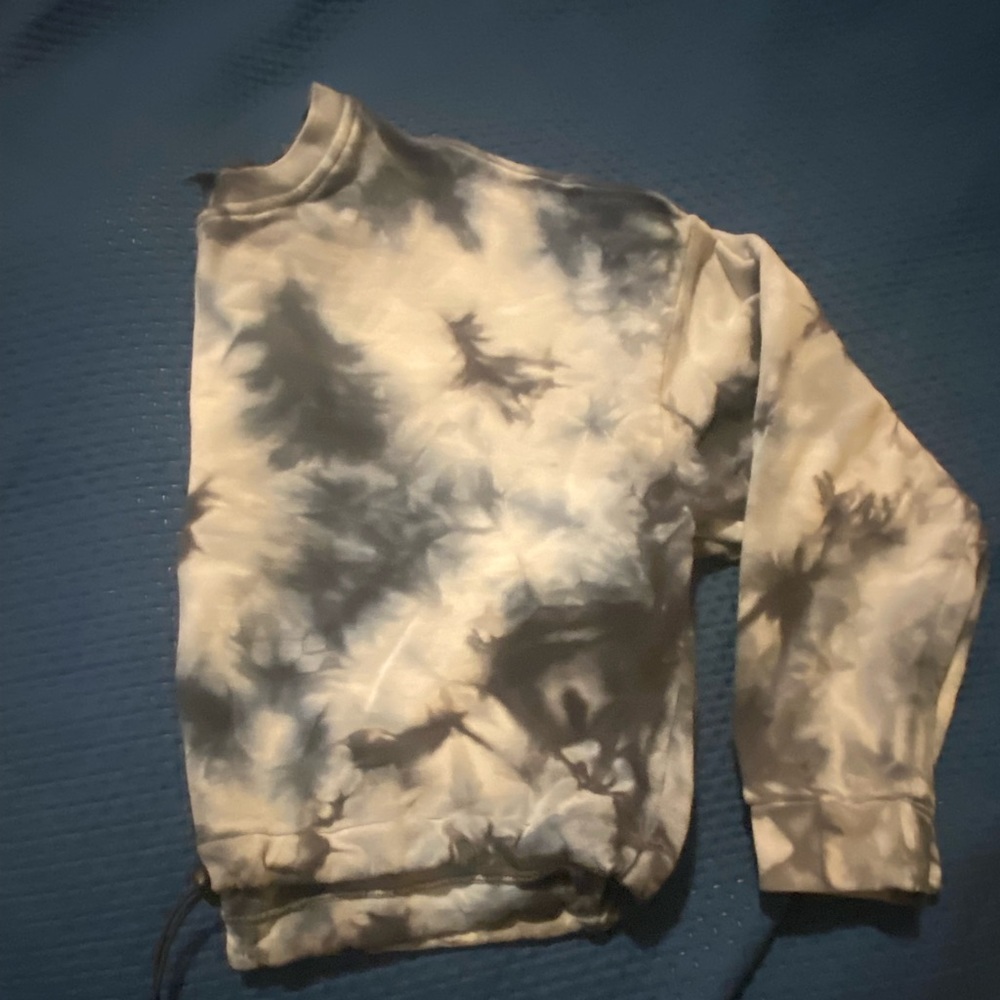 Warm and thick tie-dye crop sweater